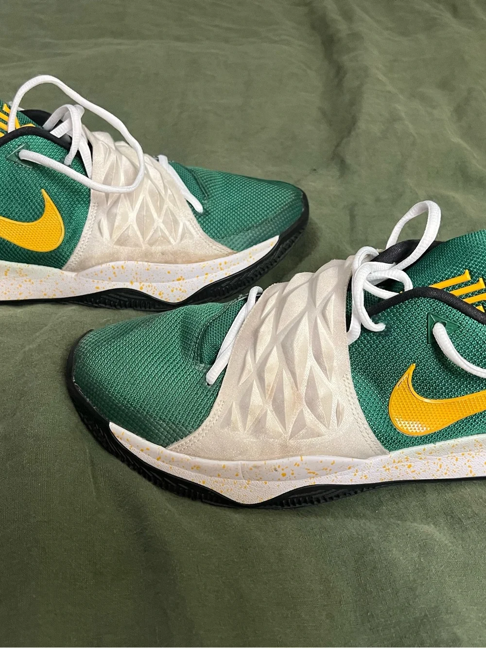 Kyrie 1 low, player’s equipment Oregon Ducks